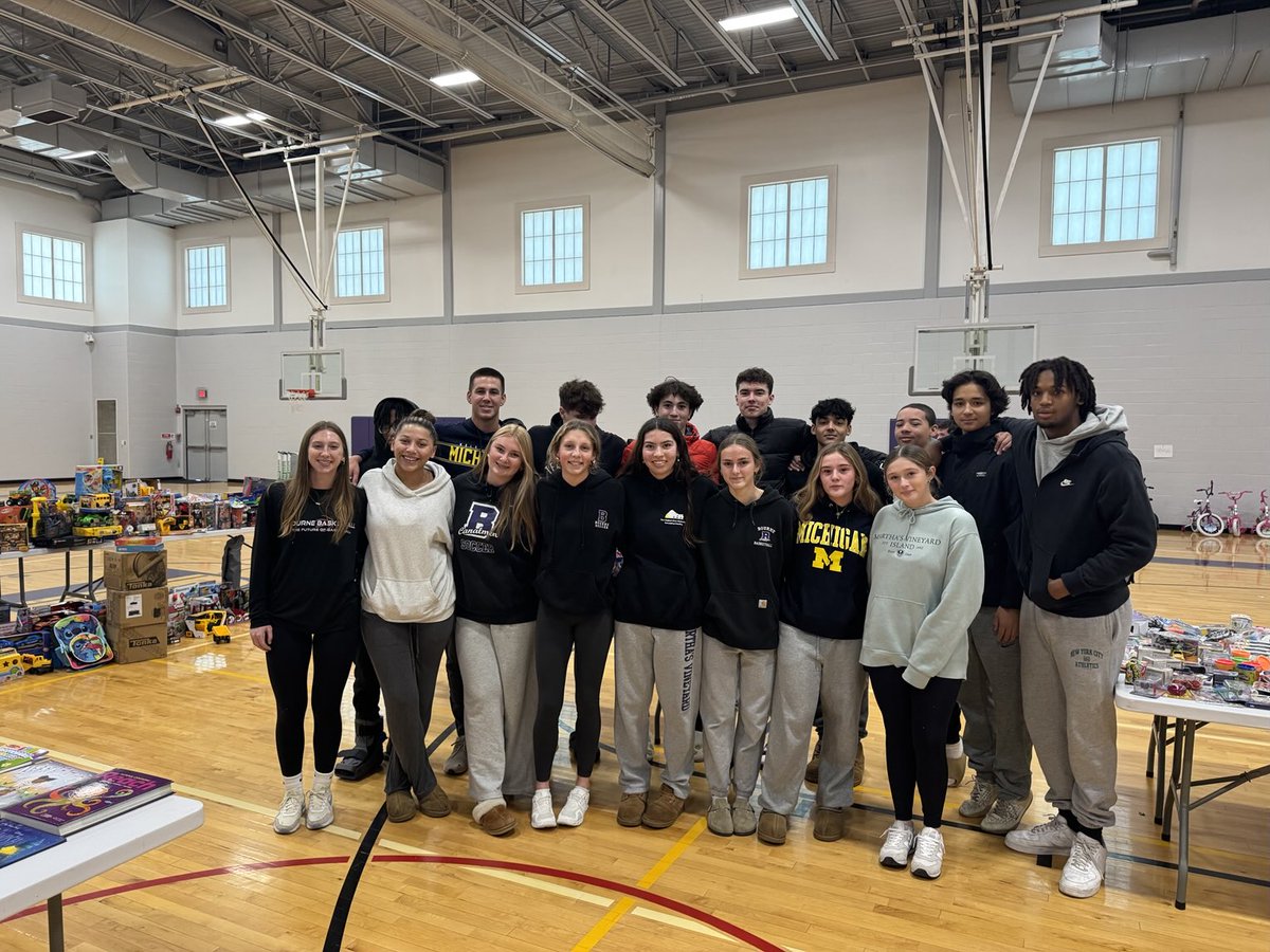 Boys and Girls Basketball Programs giving back to the community volunteering at the Community Building Homeless for Holidays. They helped off load and organize about 1500 toys today. #purplepride