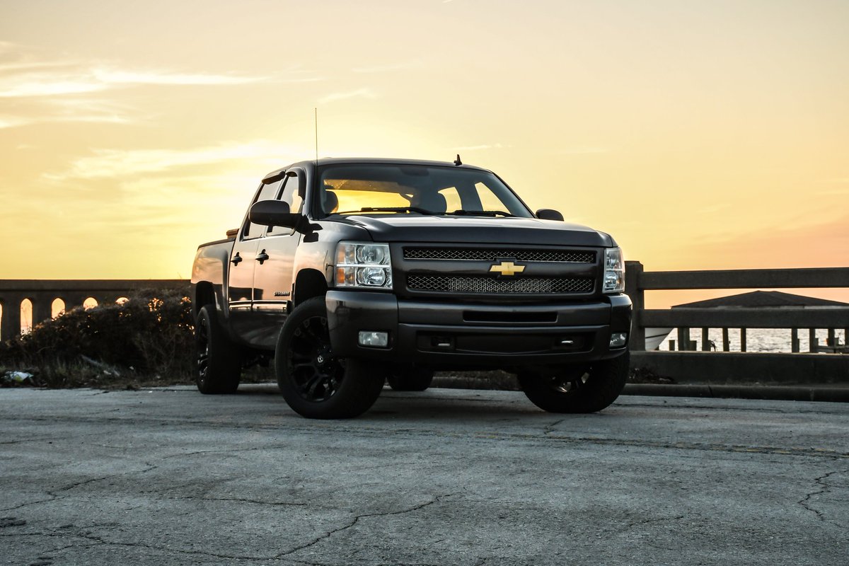TemplarEdits's tweet photo. 1-3-2020
#autophotography #silverado https://t.co/EDJmihFa67