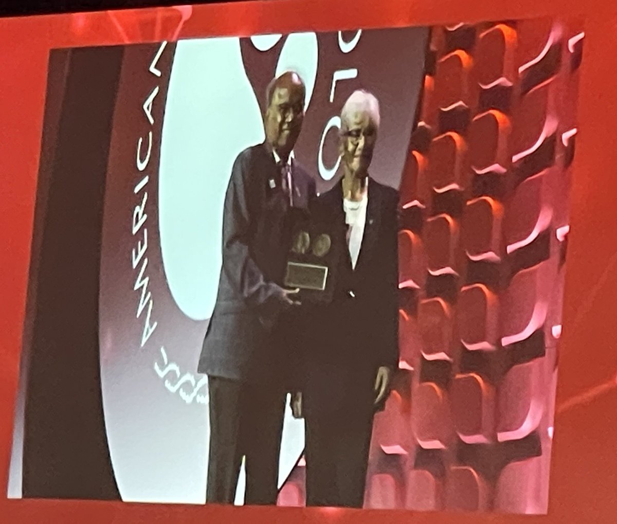 Ruah_Mahmoud's tweet photo. The Lifetime Achievement in Hematology has been awarded to Dr. Gluckman 🌟
This is absolutely inspiring not only to hematologists, but to female physicians and scientists everywhere 😍💪🏼
#ASH24 #WomeninScience #WomeninMedicine #WomeninHematology https://t.co/tJeY7kQSP8