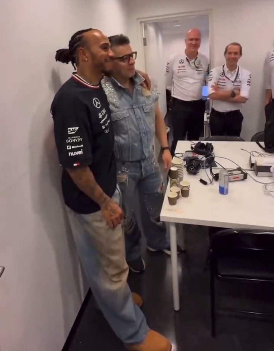 bonotires's tweet photo. Something about Bono and wearing Lewis stuff 🤍 https://t.co/TIfgdhTKaj