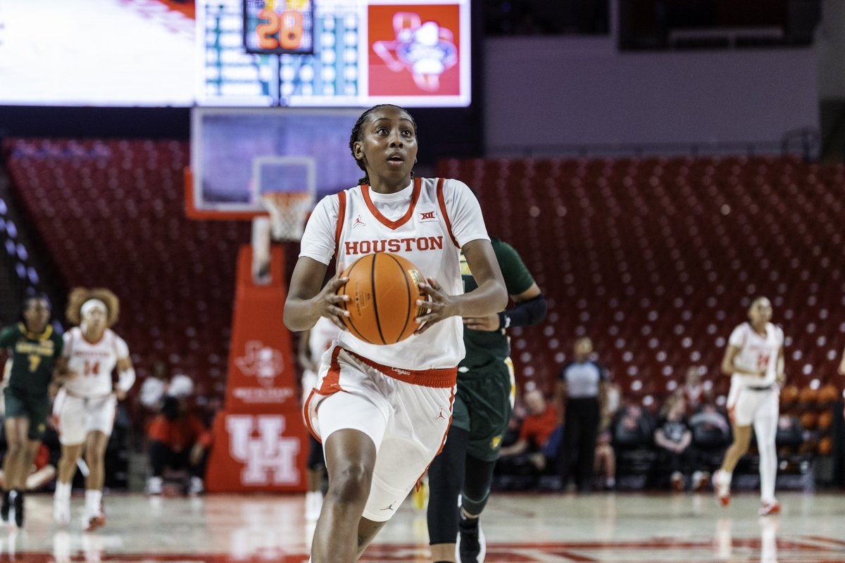 First career double-double for Leilani Augmon! 😤

🏀 12 points
🏀 10 rebounds 

#EverythingMatters x <a href="/askaboutleii/">LEILANI AUGMON</a>