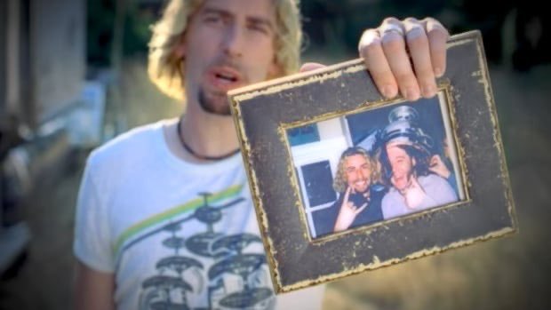os jovens de hoje em dia nunca terão a sensação de ligar na mtv ou na mix tv no fim da tarde e dar de cara com ESTE querido mandando a gente olhar essa porra de fotografia