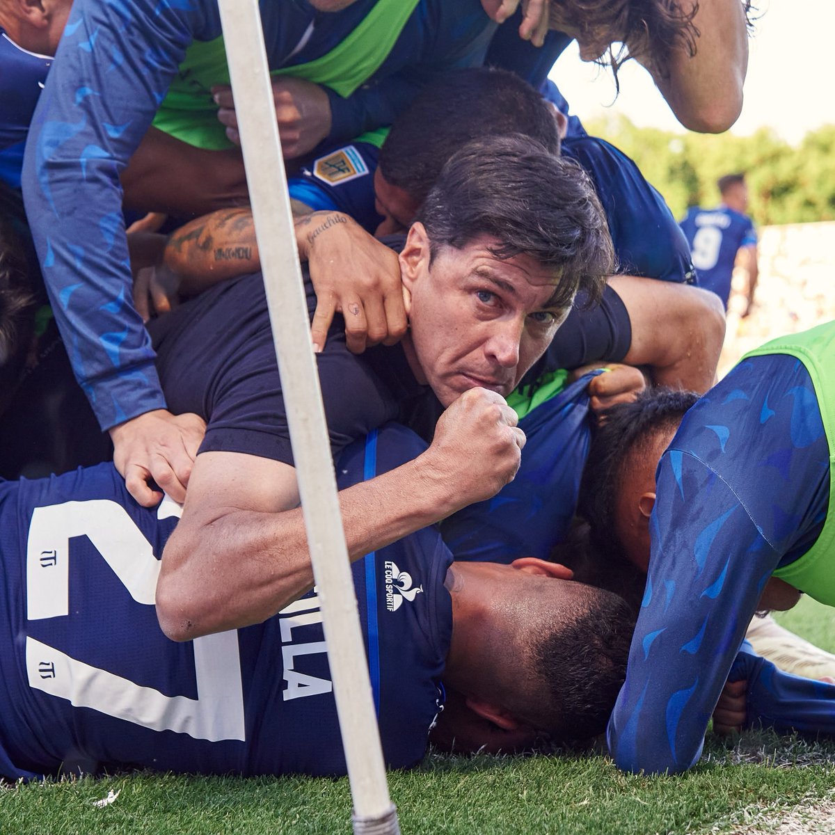 Nunca hay que irse de casa, mi amigo.

Y esta es la tuya.

Qué alegría que hayas vuelto 💙🤍💙