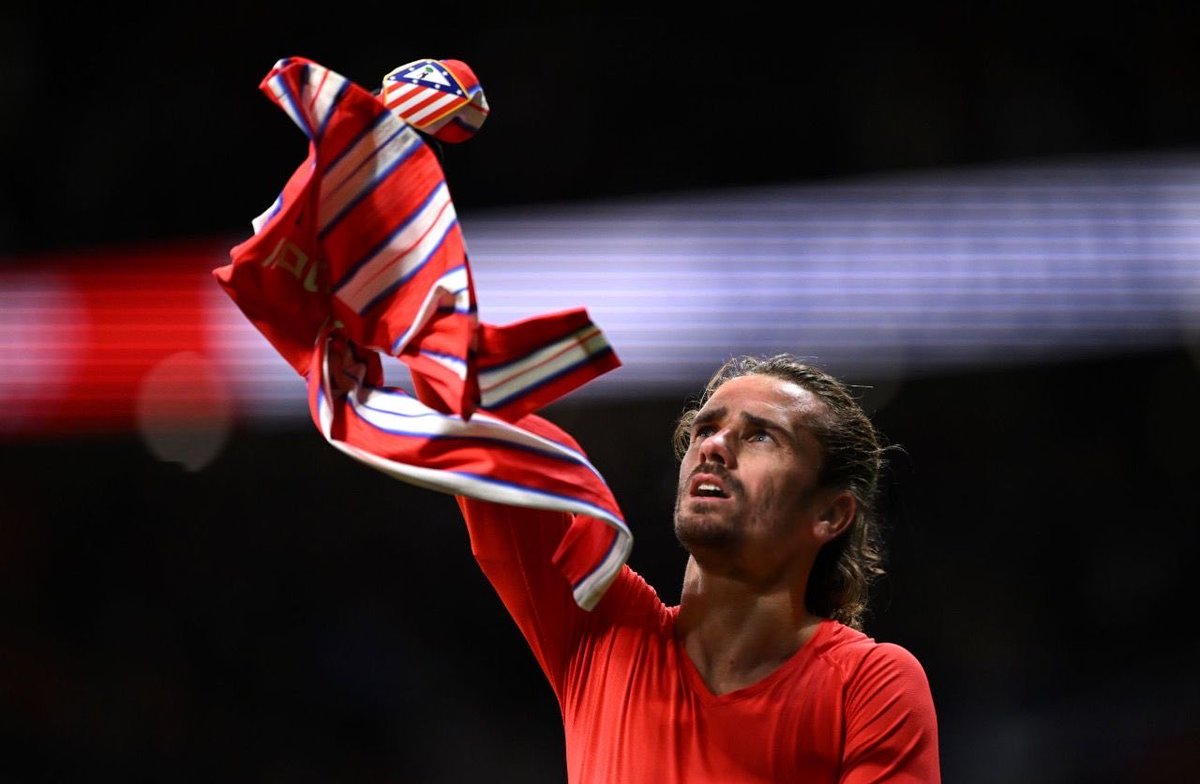 AtletiFrancia's tweet photo. QUELLE PHOTO, QUEL AURA. 

ANTOINE GRIEZMANN ON T’AIME ! ❤️🤍 https://t.co/3IRYHQUYPH