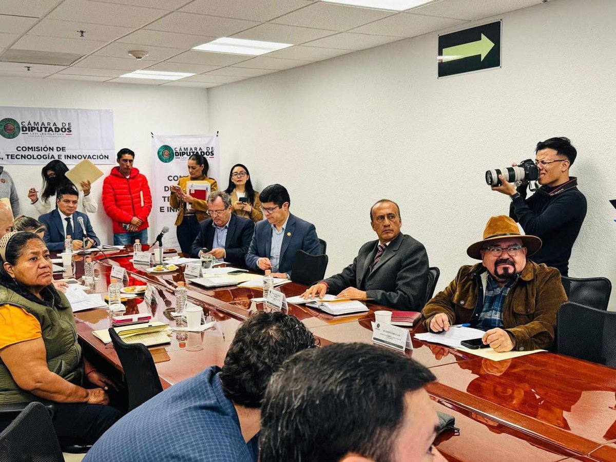 RamosAlorR's tweet photo. el sentir del distrito 11 (Ixhuatlán del Sureste, Moloacán, Agua Dulce, Nanchital y Coatzacoalcos) en esos encuentros; con todas las fracciones parlamentarias se discutieron, debatieron y se aprobaron las diversas reformas de la agenda legislativa nacional, https://t.co/h4IPIhMc2K
