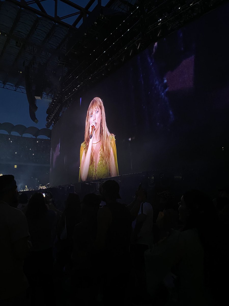 augusttaytae's tweet photo. per sempre nel mio cuore, le migliori serate della mia vita💗❤️‍🩹 #ThankYouTaylor https://t.co/6MNbLWYKQR