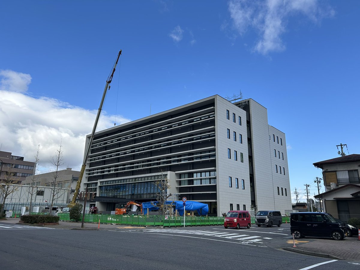 tsunomachi's tweet photo. 裁判所の新しい建物が見えるようになりましたね https://t.co/ewfIGtTJrs