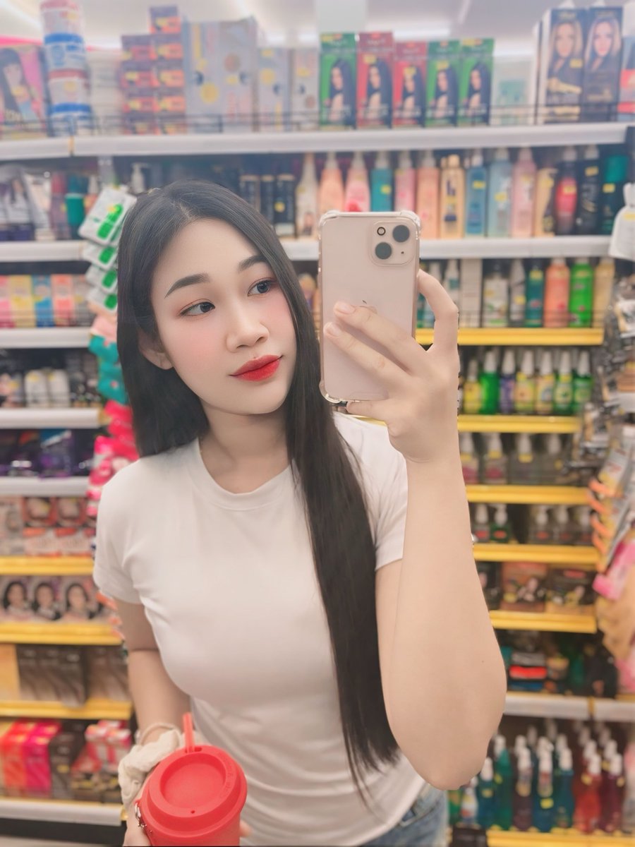 WuApp683898's tweet photo. ขอตังกินขนมหน่อยงับ🍌💗 https://t.co/YP1fny2w5E