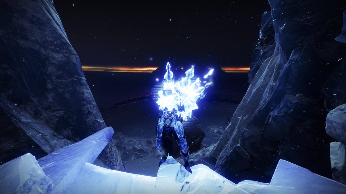 GoofyGoose123's tweet photo. The Protector of Europa. #DawningFashion #Destiny2Fashion #Destiny2 @BrunoLouviers @MoltenSlowa @A_dmg04 @asalisbury @Destiny2Team https://t.co/MwQFcqpMxl