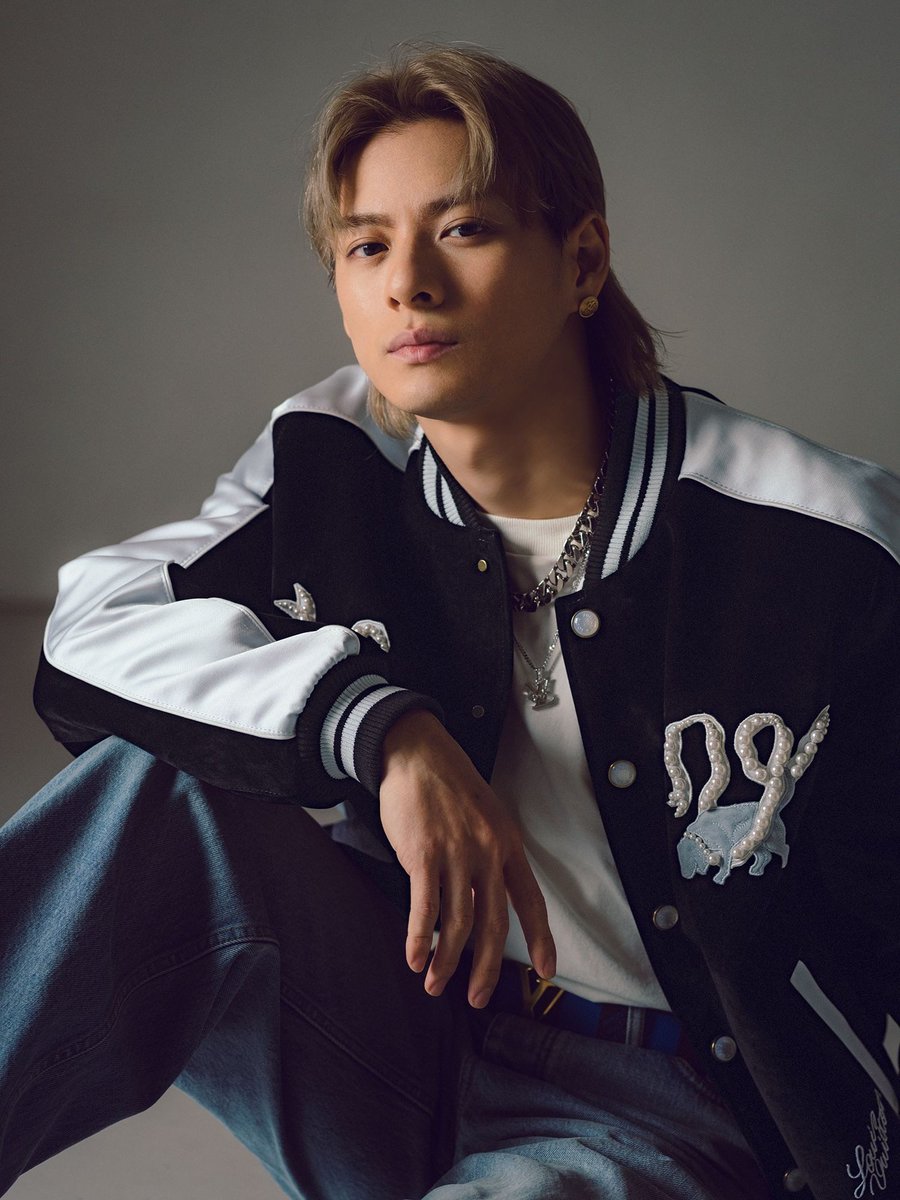 GQJAPAN's tweet photo. 平野紫耀「デビュー曲ではいままで見せたことのない自分たちを見せないと意味がないというのは考えました」
https://t.co/CwPQ5K3b0e

#GQJP_MOTY #GQMOTY
#ドンフリオ1942 #ディフェンダー
#Number_i https://t.co/BuuTy0ORJ3