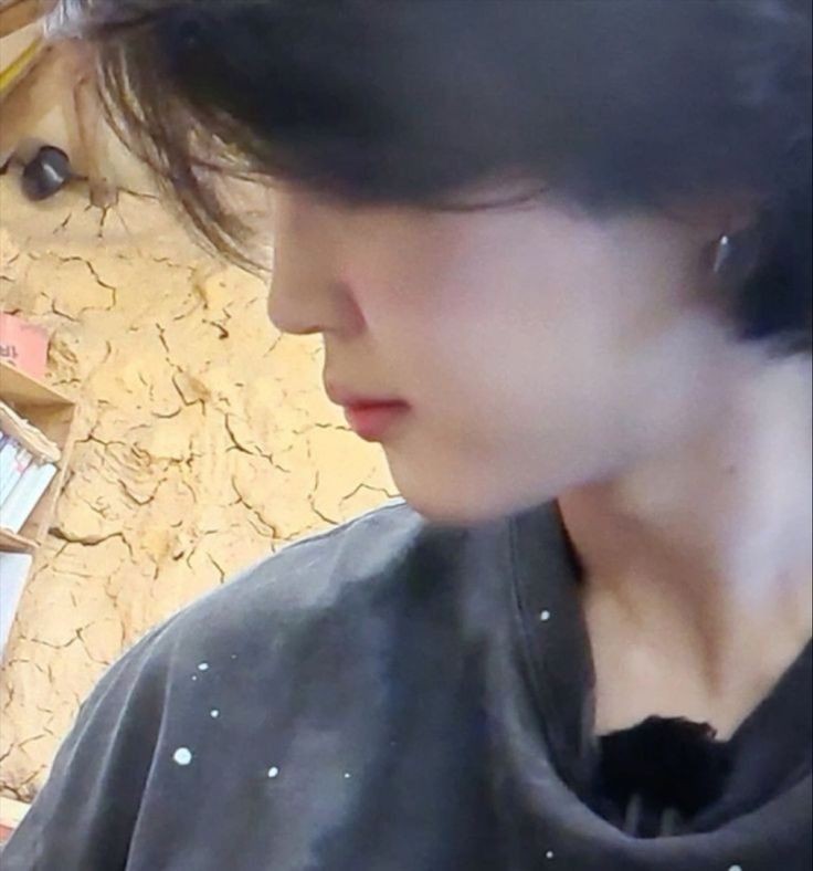 jikooking13's tweet photo. his beauty is not normal, it is extraordinary! https://t.co/5opxJ24uO7