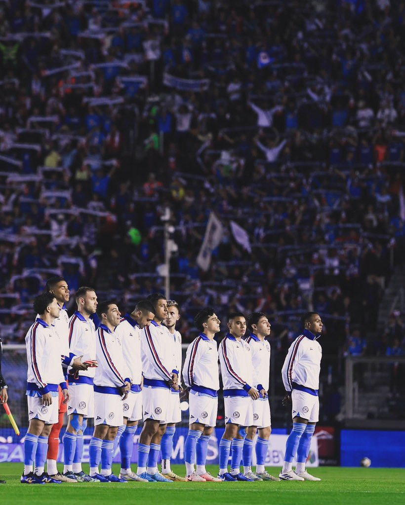 Historia_Azul's tweet photo. ¡TE AMO CRUZ AZUL!

Peleaste y luchaste hasta el final. 💙 https://t.co/tz1WzV6QOp