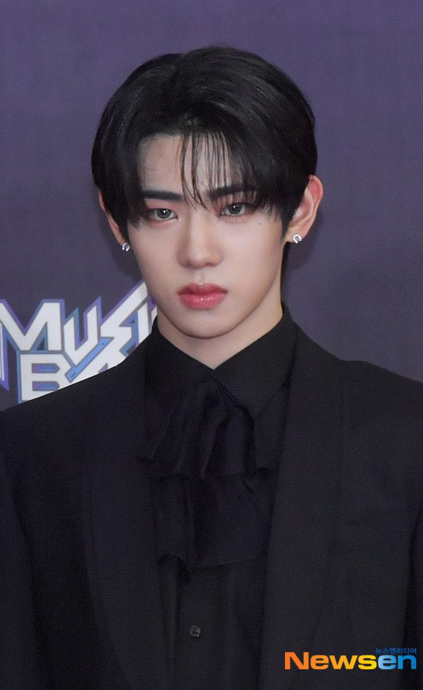 god he is so beautiful