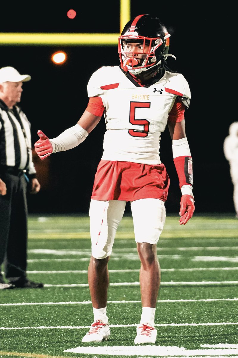 Leemfrmva's tweet photo. Blessed to receive 2nd team All Region Offense(WR) &amp; Defensive Honorable Mention (DB) @marlinfootball https://t.co/fJtY2Cueui