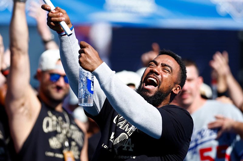 Dodgersandrewjf's tweet photo. TIME TO BRING HIM HOME NOW DODGERS!!!! https://t.co/cJAsDb88vv