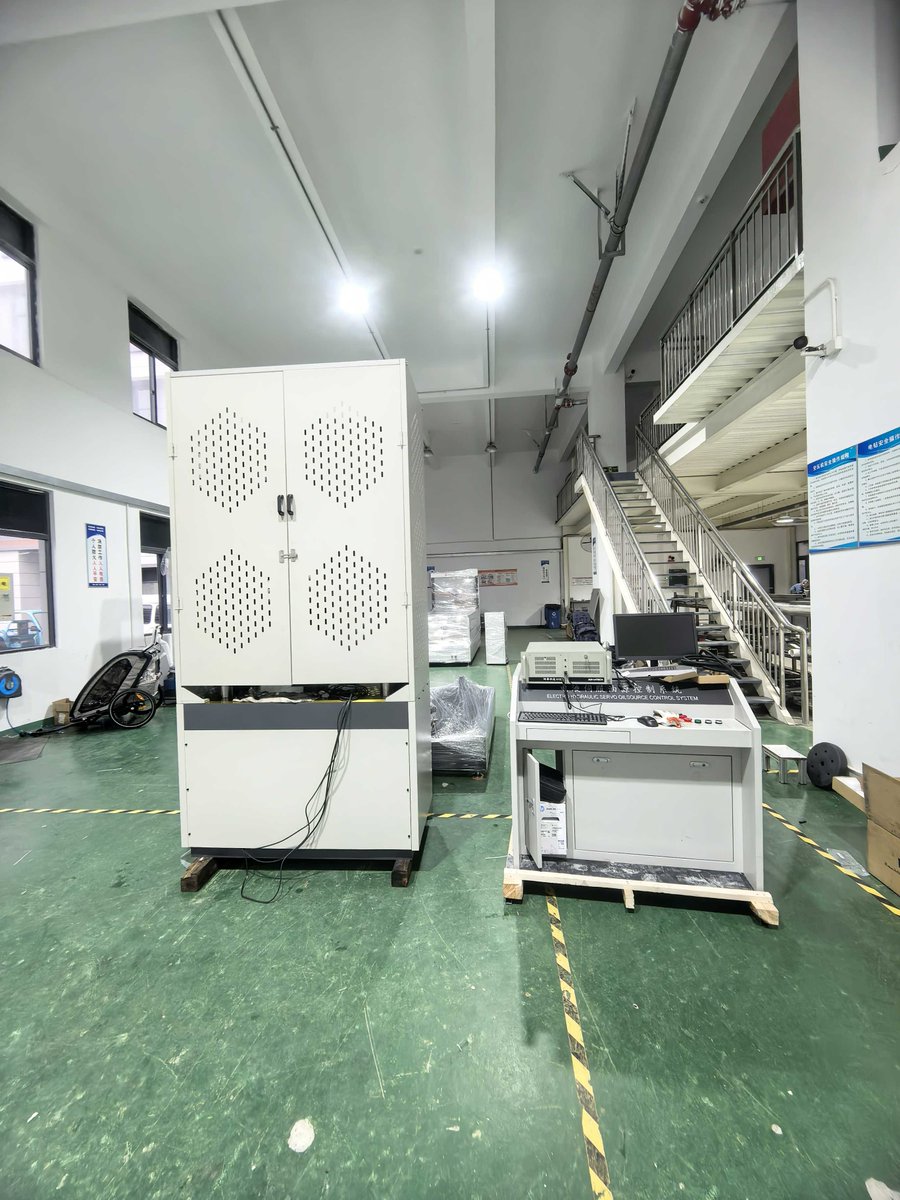 EquipmentLigao's tweet image. 📦 Ready to ship! Our 100-ton Tensile Testing Machine is heading to a client.
✔️ Heavy-duty capacity
✔️ Precision testing
✔️ Built for reliability
🚛 #TensileTesting #CustomerDelivery #Engineering