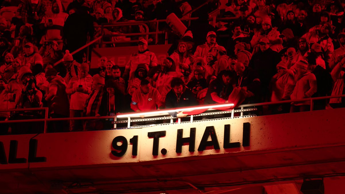 Chiefs's tweet photo. Tamba Hali takes his rightful place in the Chiefs Hall of Fame. Congratulations, @TambaHali91! https://t.co/nilKJc8nHX