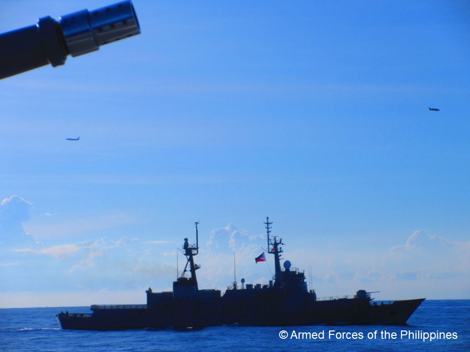 AmbJPNinPH's tweet image. Shoulder-to-shoulder, the JMSDF 🇯🇵 and 🇵🇭 🇺🇸 navies conducted a series of trilateral exercises as part of the 5th Maritime Cooperative Activity. 🚢⚓️ Together, we reinforce #UNCLOS and the vision of a peaceful, rules-based Indo-Pacific. #StrongerTogether #FOIP🤝