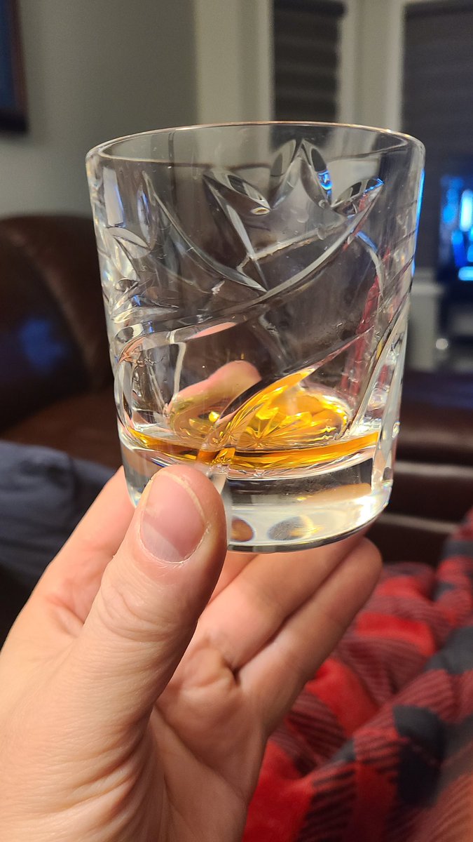 Enjoying sipping on some Jack Daniels single barrel with my Nova Scotian Crystal. The perfect way to watch Sunday Night Football.