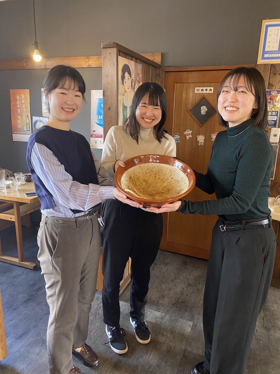 terubhan's tweet photo. てる盛り3人で完食です⭐️
帰りは歩けなくなっていました😄

#盛岡 #岩手 #じゃじゃ麺  #ラーメン #居酒屋 #酒 #ドリンク #ランチ  #食事 #祭り #三本柳 #イベント #野球 #スタッフ #三大麺 #大人気 #観光 #グルメ #ご飯 #盛岡名物 #弁当 #てるちゃん #大食い https://t.co/QlpnMCeGm4