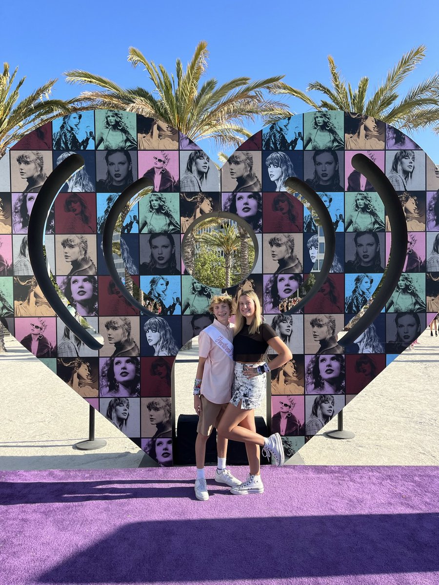 Joel0917's tweet photo. What a great 18 month adventure this put my family on. From traveling from Michigan to Los Angeles to see the tour then my daughter going to Miami and taking my son to Toronto.I’ve had the time of my life fighting dragons with you!! #longlive #TSTheErasTour https://t.co/ijRkO34cAR