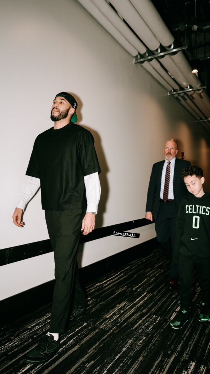 jaytatum0's tweet photo. Deuce weekend 🤞🏽 https://t.co/H1fRYpeODI