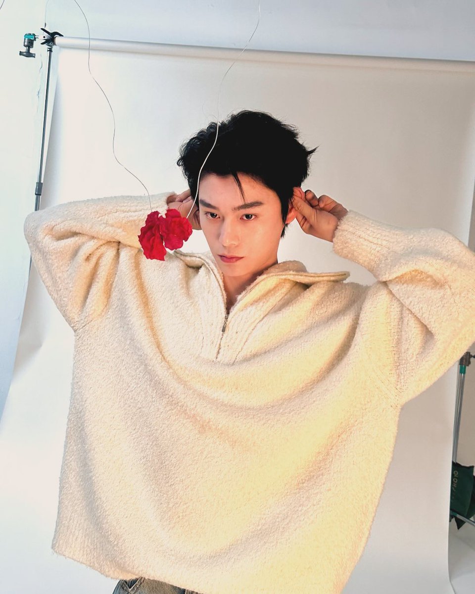 dingyuxi_id's tweet photo. 20241209 Ding Yuxi Official Instagram Account
Memories of December .1
#decemberdaily
#DingYuxi #RyanDing #丁禹兮 #ติงอวี่ซี #딩위시 #정우혜 #ディンユーシー https://t.co/owLEHNUqHO