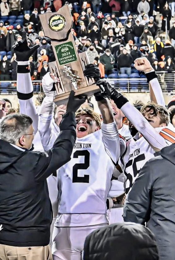 Bray2025's tweet photo. Best feeling in the world! I’m so thankful to end my high school football career on top with my brothers! 🏆💍 #AGTG #HardWorkPaysOff https://t.co/X2OojPYfpI