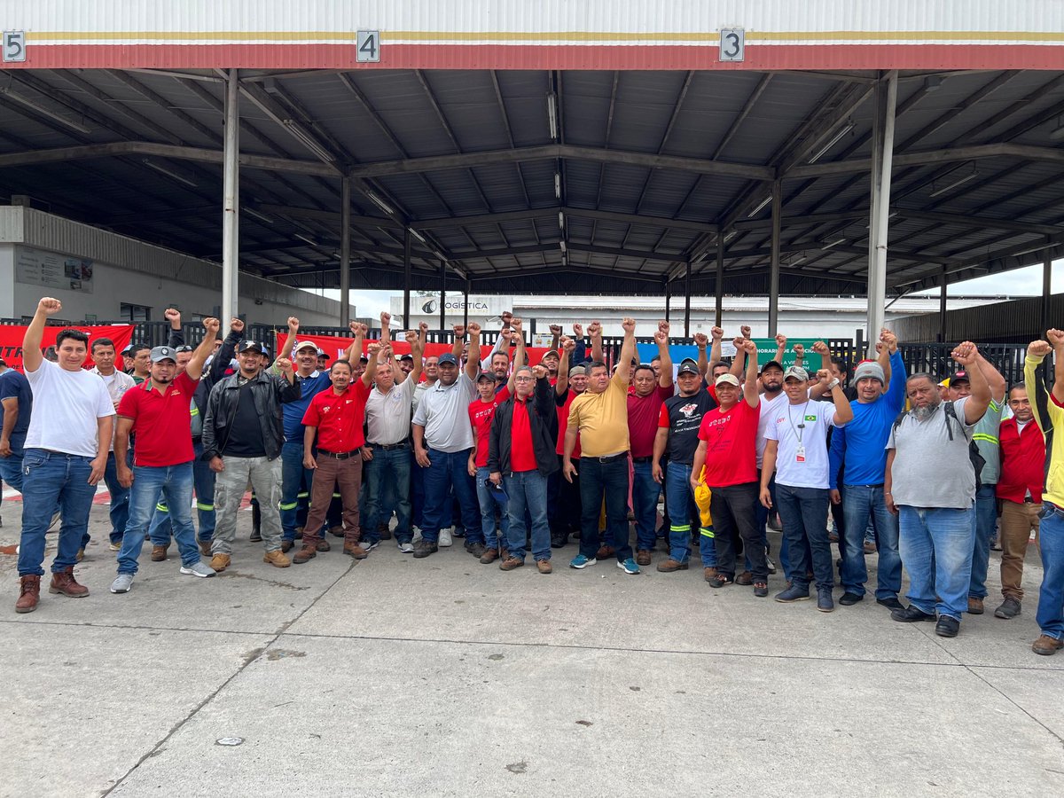 JuventudesCUTH's tweet photo. Acompañamos a nuestros compañeros del #STIBYS ✊🏼 en la #huelga indefinida que dio inicio el 7 de diciembre.
LA UNIDAD DE TODOS Y TODAS ES NUESTRA META. https://t.co/zXtc7Q3unP