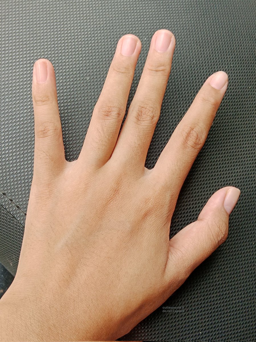 cutieqve's tweet photo. kalo punya permasalahan kulit kusam sama belang ayo coba brightening body serum satu ini... kandungannya pakai niacinamide 7% https://t.co/6vN0Uti4Mw