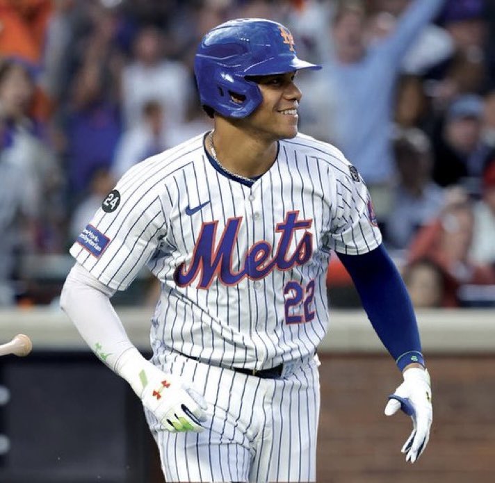 MLFootball's tweet image. 🚨INSANE: JUAN SOTO WILL MAKE CLOSE TO 6 THOUSAND DOLLARS PER HOUR FROM THE METS FOR THE NEXT 15 YEARS. 

• $51,000,000 per year
• $4,250,000 per month
• $980,769 per week
• $139,726 per day
• $5,821 per hour
• $97 per minute

🤯🤯🤯