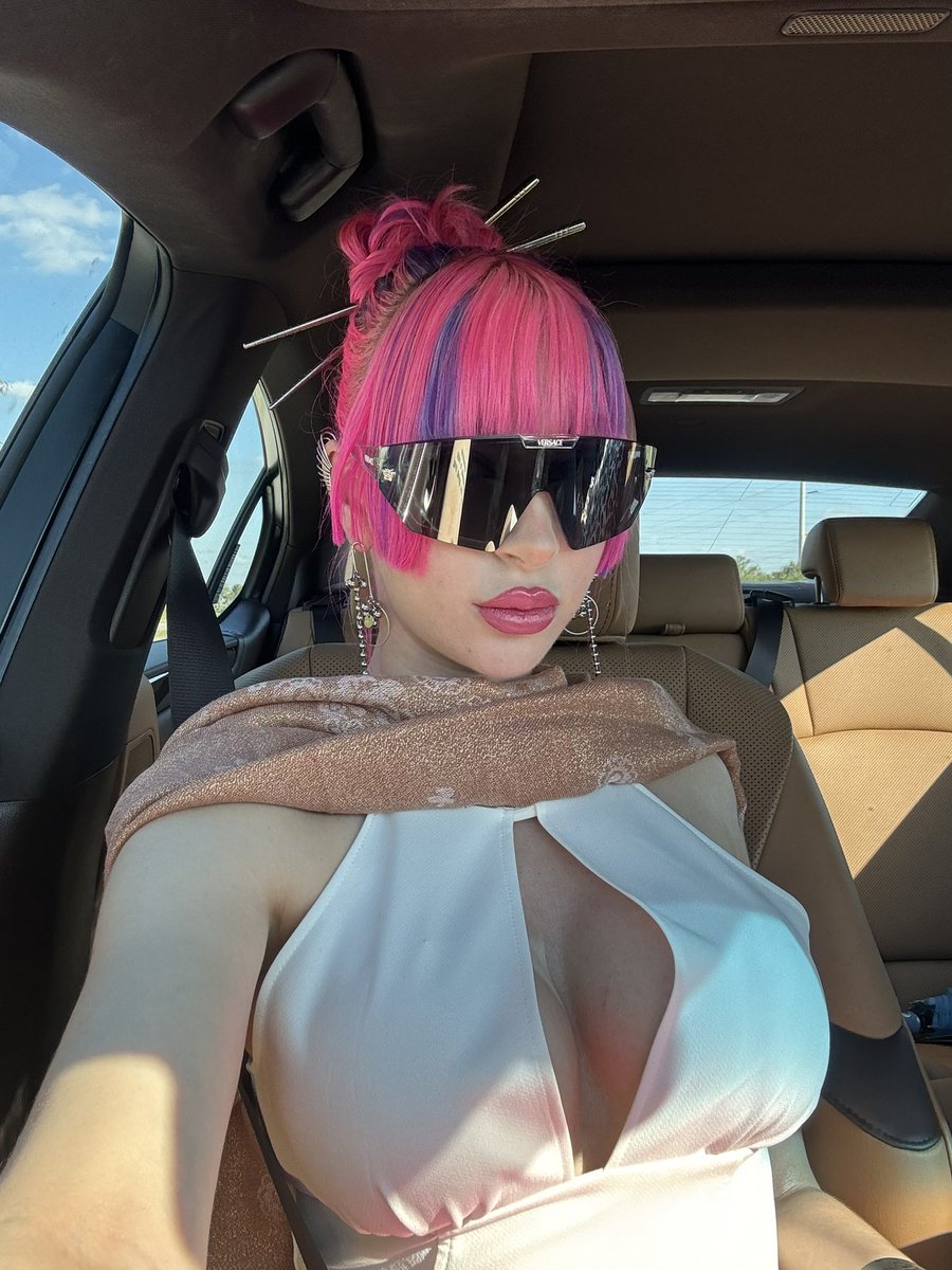 Finally wrapping up the album, but first adding a few more *special* instrumentalists 😘🤍