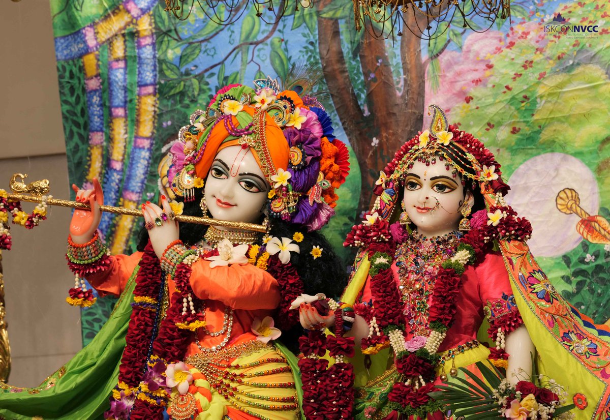 ISKCONPune's tweet photo. 🙏🏽Today's Darshan 📿 🗓09-12-2024🙏
🌷Sri Sri Radhavrindavanchandra🌷
🚩@ISKCONNVCCPune🚩
.
.
#ISKCONNVCC #ISKCONPune #ISKCONNVCCPune #ISKCON #9thdecember #9thdecember2024 #Monday #Harinaamsankirtan #Radheshyamdas #Radheradhe #Sankirtan #Kirtan #Vrindavan #Mayapur #Prabhupada https://t.co/NtNw4sTDaR