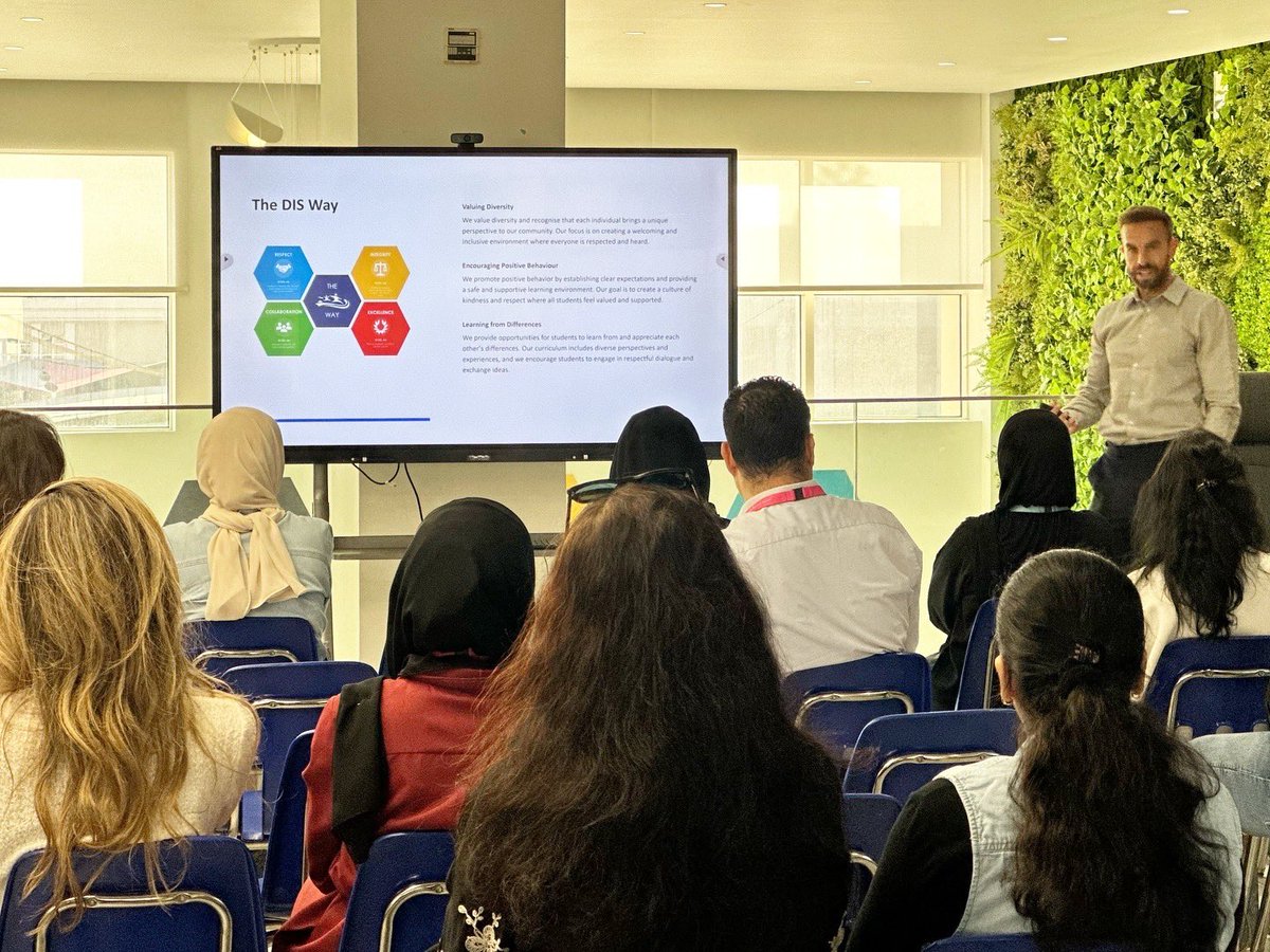 Deira Int. School tweet media