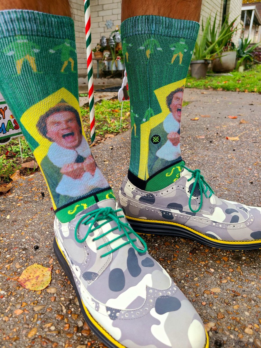 jonmartinezties's tweet image. Buddy The Elf socks and Cole Haan Original Grand Wingtip Oxford #buddytheelf #elfsocks #elf #sonofanutcracker #stance @stancesocks #popculture #drip #fit #ootd #sotd #colehaan @colehaan #wingtip #zerogrand #shoesofinstagram @fintoco #finishingtouches