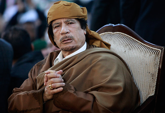 We found it in archives. 16 years ago, in 2008, at a summit of Arab leaders in Damascus, Gaddafi, showing the execution of Saddam Hussein, said: