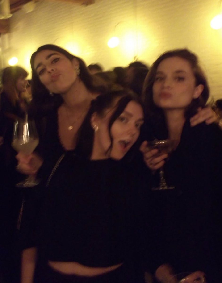 HORRORGENRES's tweet photo. everybody say thank you erin dougal https://t.co/3nfouD3xf6