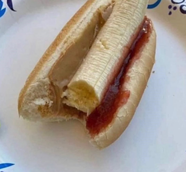 NicoCoreTop's tweet photo. Me preparé un hotdog. https://t.co/gV8fuH7Ltp