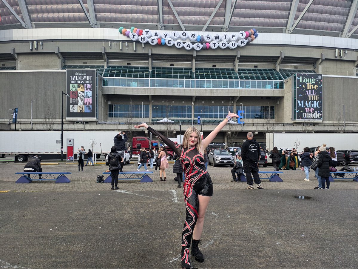 sheranjem's tweet photo. A Lot going on at the moment but we're SO ready for it!!! #VancouverTSTheErasTour #TSTheErasTour @taylornation13 https://t.co/TiOLLfmz0z
