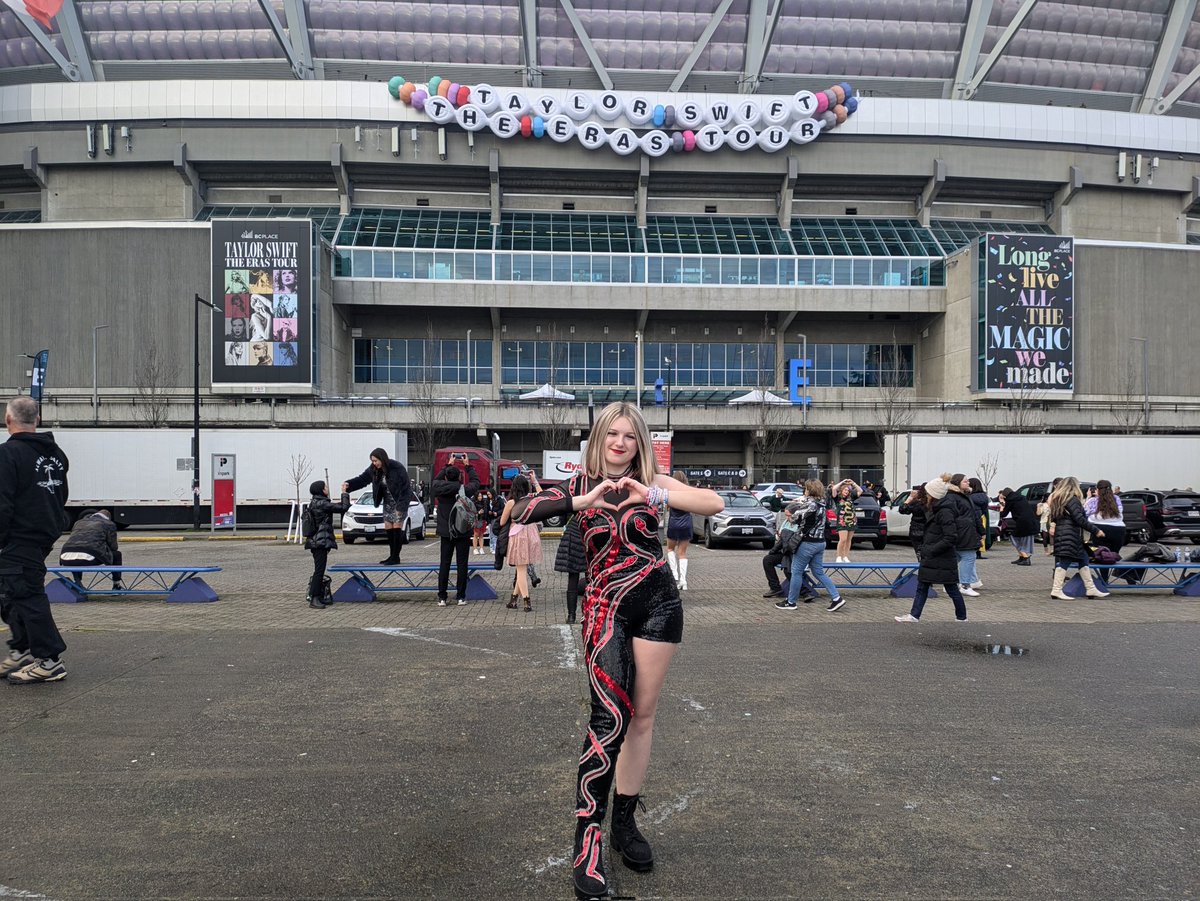 sheranjem's tweet photo. A Lot going on at the moment but we're SO ready for it!!! #VancouverTSTheErasTour #TSTheErasTour @taylornation13 https://t.co/TiOLLfmz0z