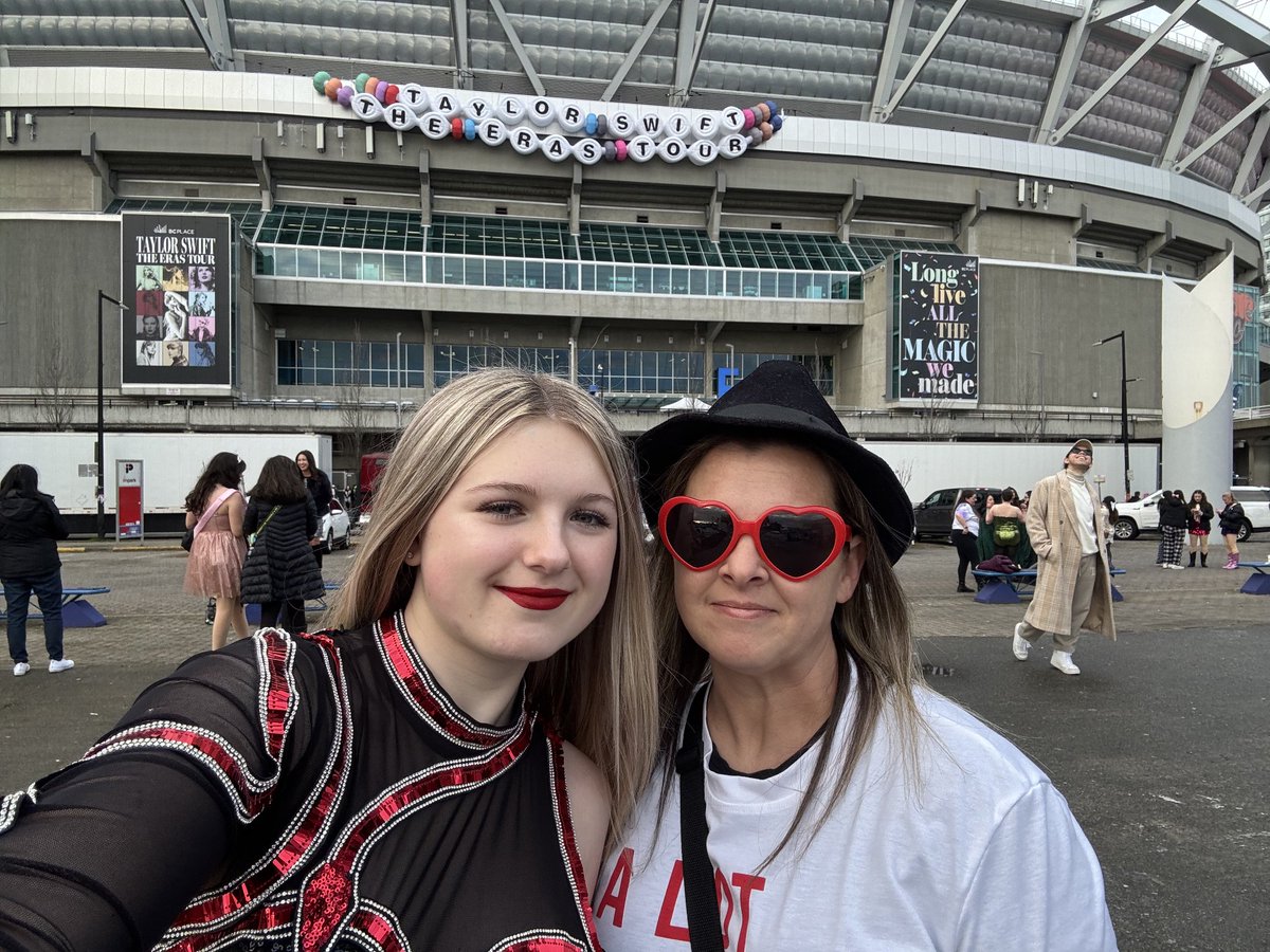 sheranjem's tweet photo. A Lot going on at the moment but we're SO ready for it!!! #VancouverTSTheErasTour #TSTheErasTour @taylornation13 https://t.co/TiOLLfmz0z