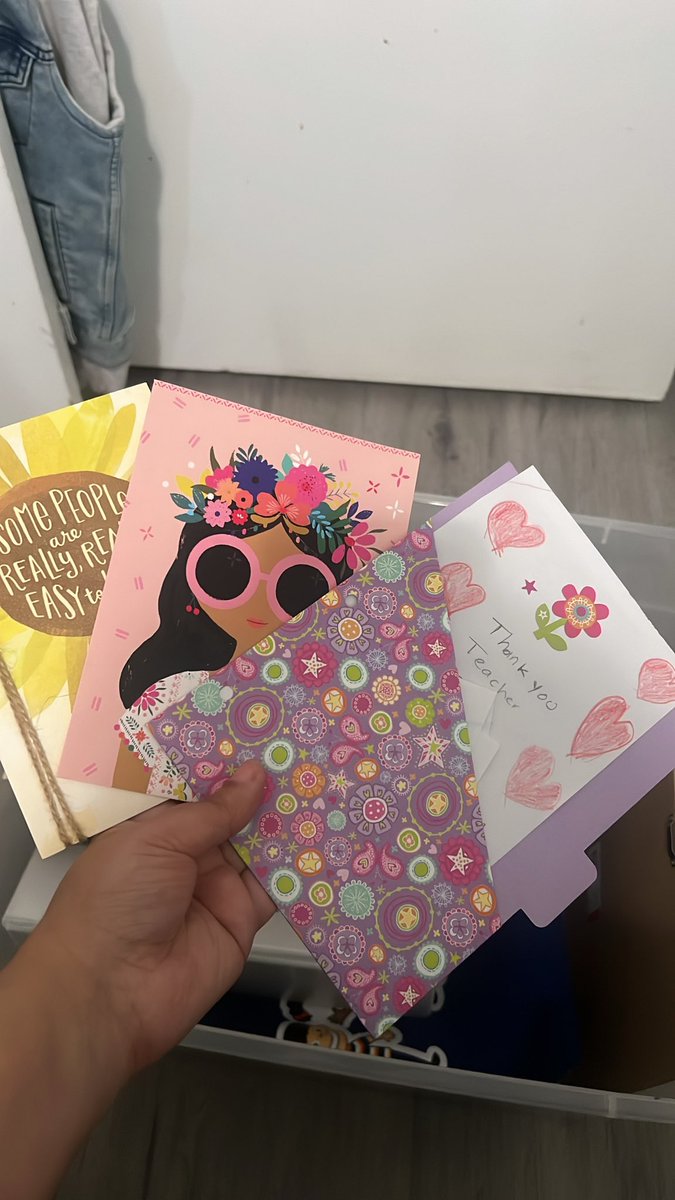 MissQuinte50265's tweet image. Do any other teachers keep all their greeting cards from their students?? 

They are so meaningful.🥰👩‍🏫

#teacherlife #greeting-cards #Thankyou #teacherappreciation