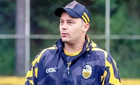 nookier's tweet photo. Gracias a usted también, profesor @eduardosarago. Los hinchas se lo dijimos desde el día que llegó: Los Aurinegros nunca olvidamos a quien nos regala la gloria. https://t.co/ZEjwGtcXeE