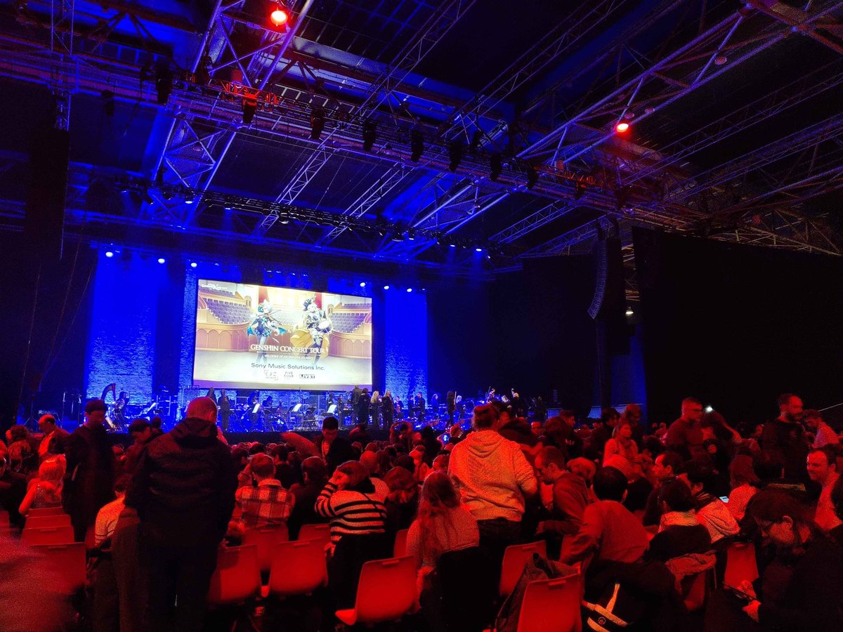 gremlinngremlin's tweet photo. Aaaa #GenshinConcert was amazing!!! Such a wonderful show and surprised us with Natlan OST at the end! Saw so many cosplayers too:D absolutely worth the trip to Paris ❤️ https://t.co/moPHoyXXp6