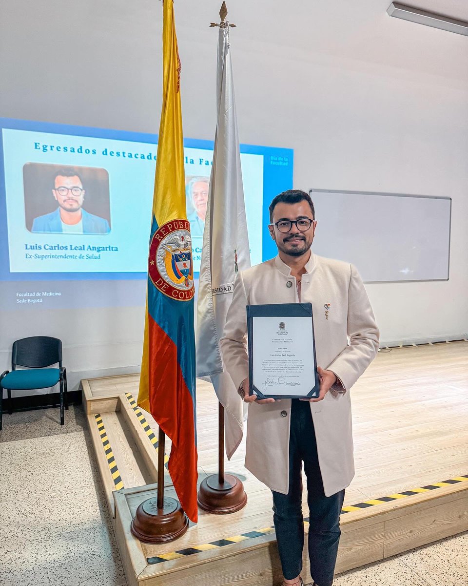 LuisCarlosLealA's tweet photo. Una semana donde con mucho orgullo he recibido dos reconocimientos; egresado destacado, por el trabajo en defensa del derecho a la salud, otorgado por mi Alma Mater, mi amada facultad @MedicinaUNAL @UNALOficial y un reconocimiento otorgado en la #GalaRosa2024 por el trabajo social a favor de los derechos de la población Trans en Colombia.

¡No puedo sentirme mas honrado y feliz. Muchas gracias! 🫶🏻🥹