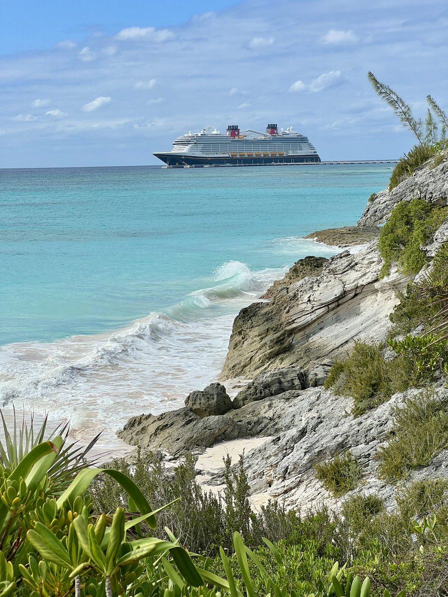 S_pratt23's tweet photo. And a very special day too for the merging of two of my last projects when she called to #DisneyLookoutCay at Lighthouse Point for the first time! https://t.co/6PELNqoA1l