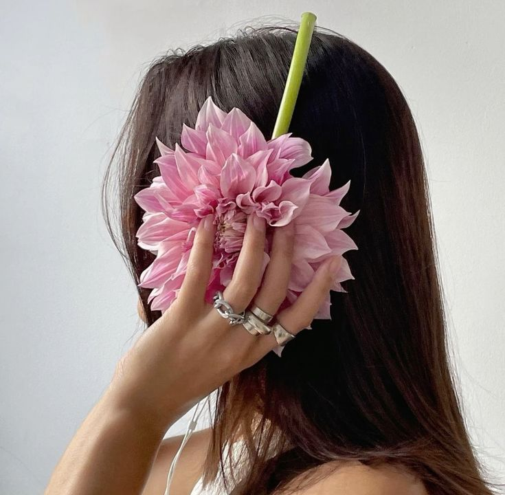 300moods's tweet image. name a song that feels like this?