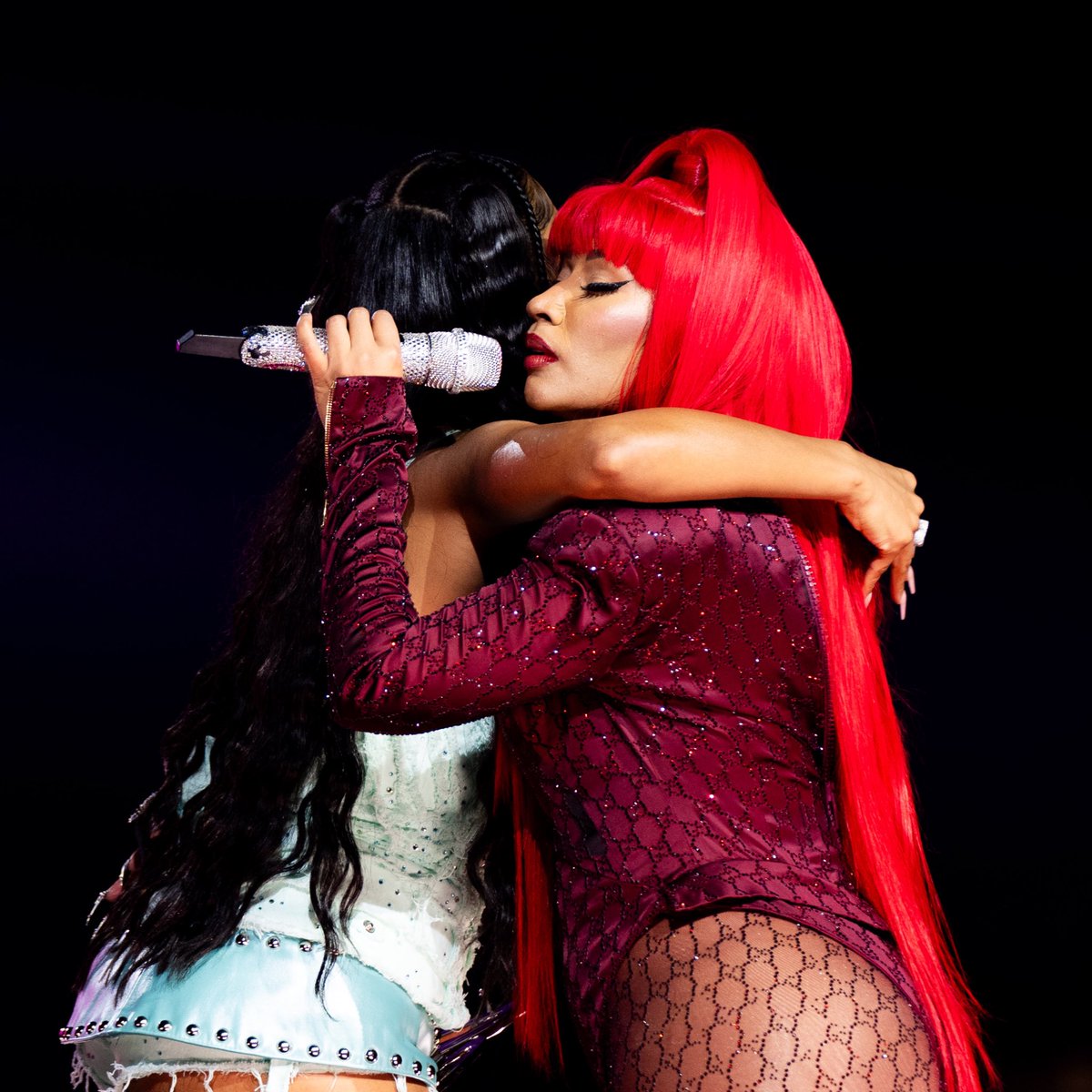 HAPPY BIRTHDAY MY SISTA ♐️🧡💗 
<a href="/NICKIMINAJ/">Nicki Minaj</a> LOVE U 4L #BARBIA