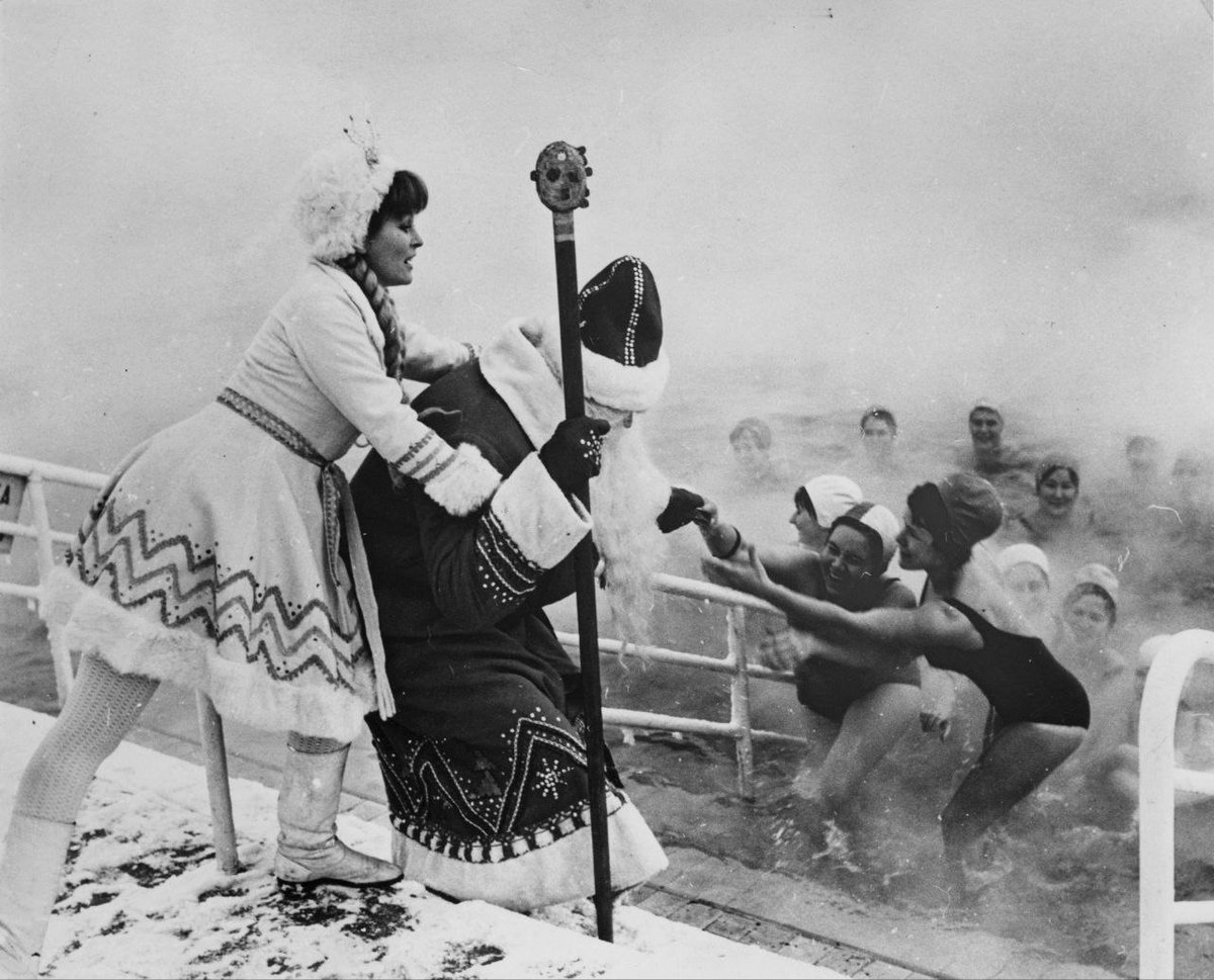 Snow Maiden saves Father Frost, 1968