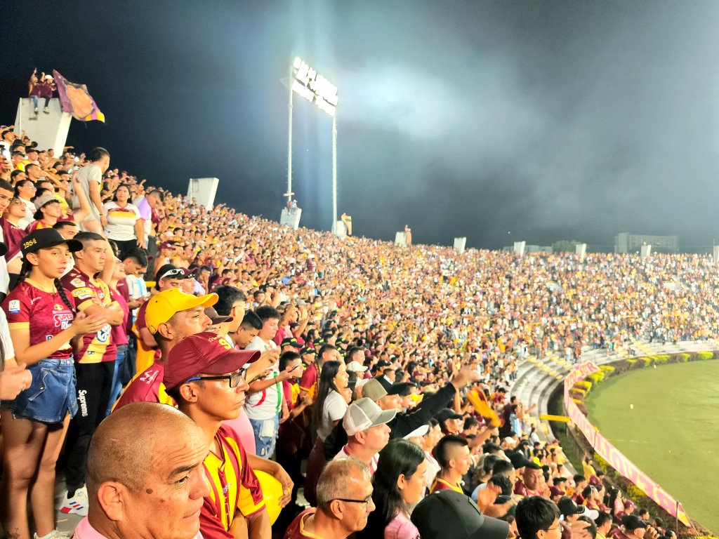 rinconvinotinto's tweet photo. ¡FINAL DEL PARTIDO! ⌛

DEPORTES TOLIMA 1️⃣-0️⃣ Once Caldas
Fecha 6 cuadrangulares 🏆 Liga BetPlay 2 2024
Estadio 🏟️ Murillo Toro - 🇱🇹 Ibagué

¡SOMOS FINALISTAS DEL FÚTBOL PROFESIONAL COLOMBIANO! 😭 ¡PORQUE DIOS LO QUISO ASÍ! ♥️ ¡POR EL PODER DE LA AMISTAD! 🥺
 
#VamosTolima ⭐⭐⭐ https://t.co/dCTmXDyFf3